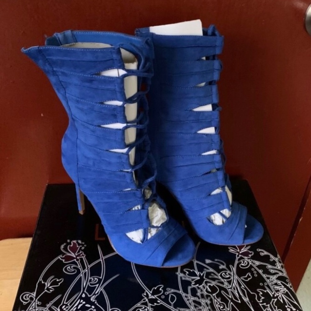 Liliana Blue suede Booties